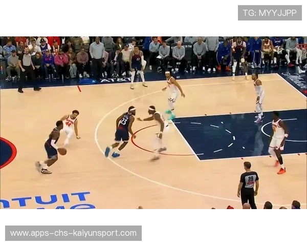 尼克斯哈特飞身拼抢，前场板一把抓走